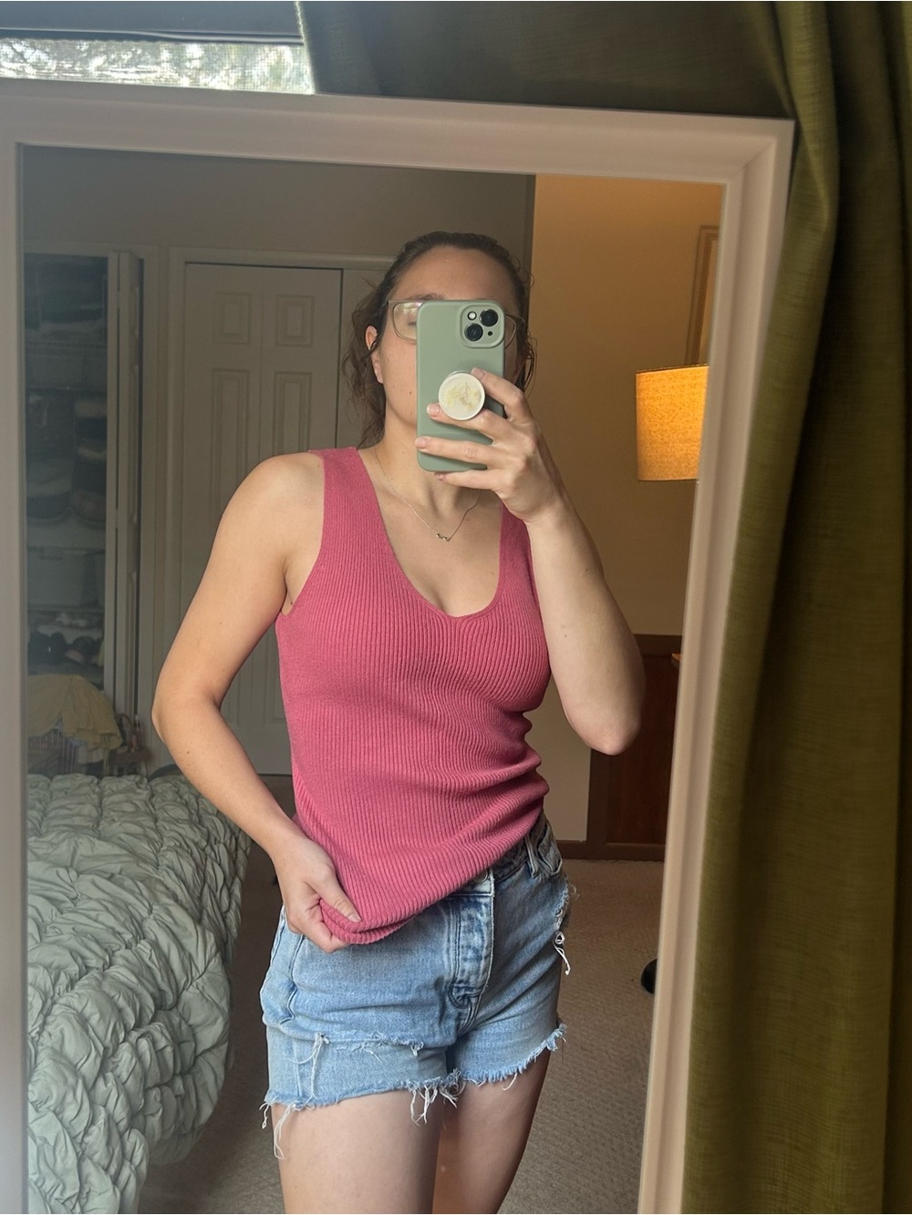 Ribbed Scoop Neck Tank Top in Rose